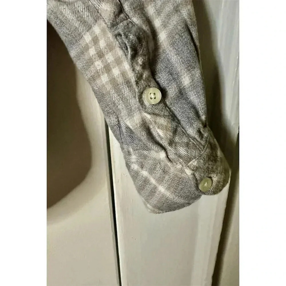 Civil Society women’s Grey Plaid Flannel Button-Up Shirt Size L 012 - Picture 2 of 6